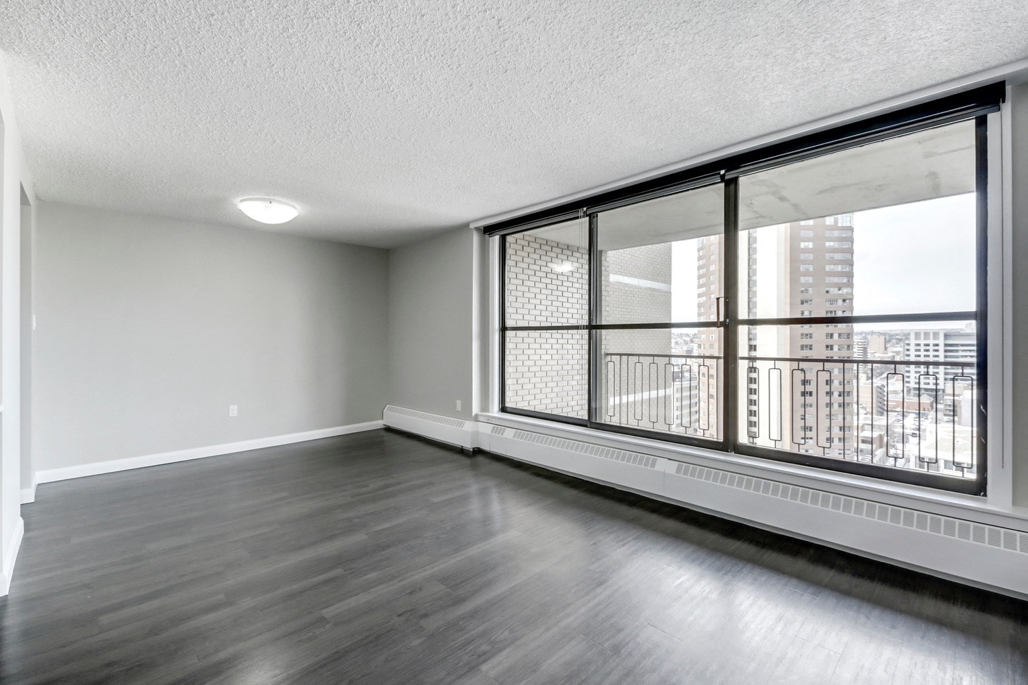 Hull Estates Apartments in Calgary, AB